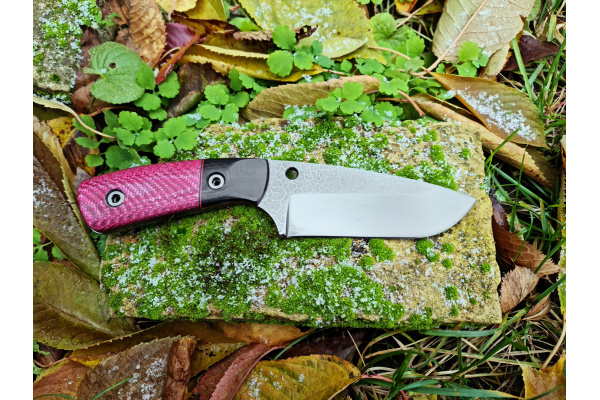 juggernaut_bicolor_n690_dcy_pvd_coating_red_twill_micarta_kydex_bushcraft_knife