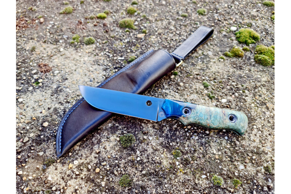 wayward_blue_bushcraft_hunting_knife_pvd_coating_n690_wood_hibryd_handle_leather_1
